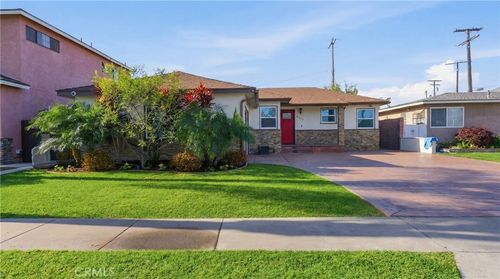 6530 Denmead St, Lakewood, CA, 90713-2140 | Card Image