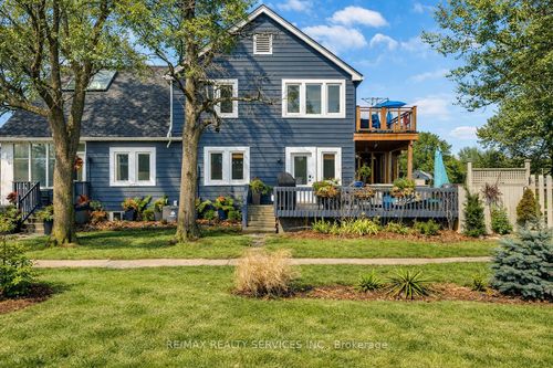 939 Beach Blvd, Hamilton, ON, L8H6Z7 | Card Image