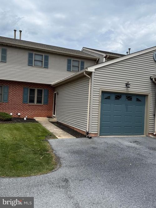 2107 Acorn Ct, Lebanon, PA, 17042-5770 | Card Image