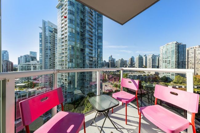 1706 - 1077 Marinaside Crescent, Condo with 2 bedrooms, 2 bathrooms and 1 parking in Vancouver BC | Image 23