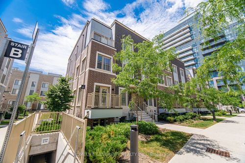 13-11 Honeycrisp Cres, Vaughan, ON, L4K0N6 | Card Image