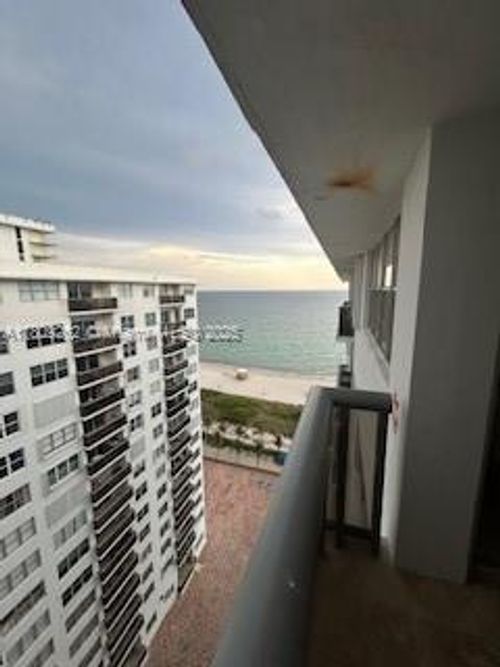 ph12-6039 Collins Ave, Miami Beach, FL, 33140-2203 | Card Image