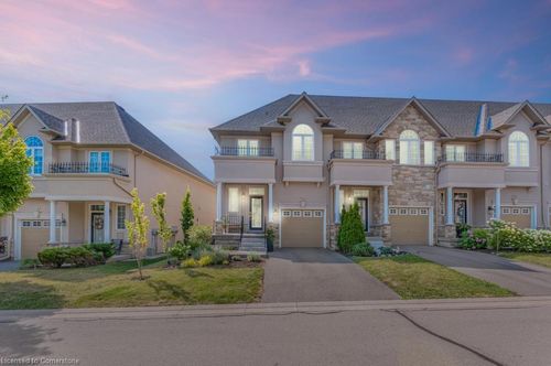 21 Forest Valley Cres, Dundas, ON, L9H0A7 | Card Image