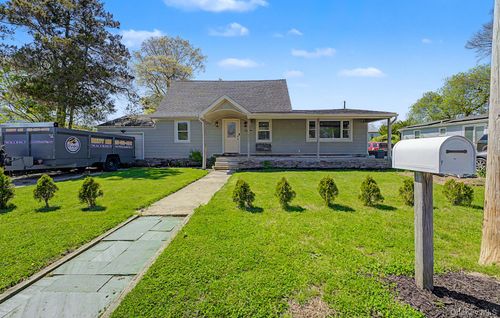 15 Johnson St, Amityville, NY, 11701-1514 | Card Image