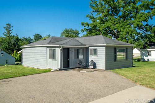 615 Prospect St, Ionia, MI, 48846-1370 | Card Image