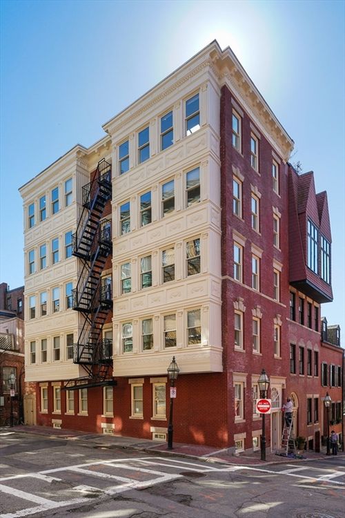 112 Myrtle St, Boston, MA, 02114 | Card Image