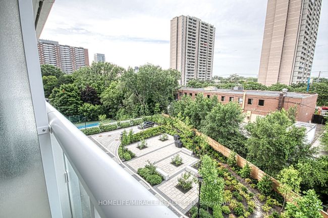 402 - 10 Wilby Cres, Condo with 2 bedrooms, 2 bathrooms and 1 parking in York ON | Image 19