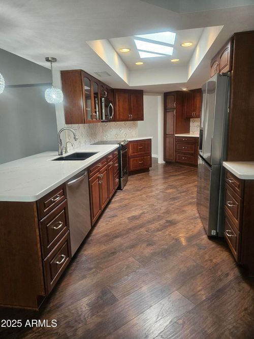 10814 W Thunderbird Blvd, Sun City, AZ, 85351-2646 | Card Image