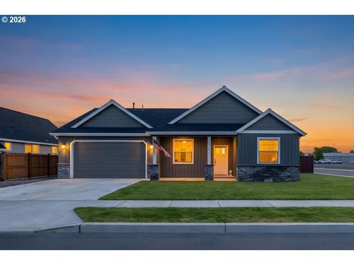 317 Se Pioneer Dr, Prineville, OR, 97754-2559 | Card Image