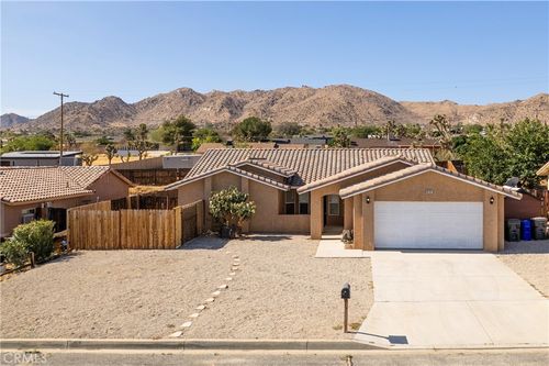 60187 Chesapeake Dr, Joshua Tree, CA, 92252-2750 | Card Image