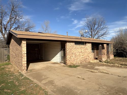 1204 Avenue H Nw, Childress, TX, 79201-2728 | Card Image