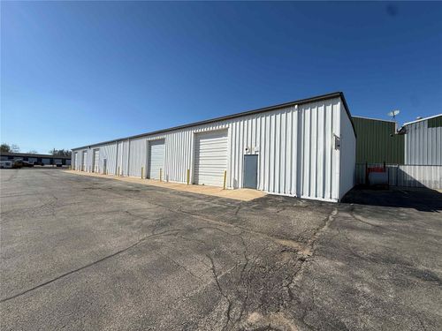 bldg-c-200 35th St, Marion, IA, 52302-3812 | Card Image