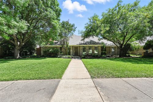 2016 Chestnut Hill Ln, Richardson, TX, 75082-4816 | Card Image