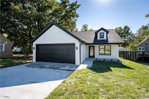 1749 Mcdonald Ln, New Albany, IN, 47150-2413 | Card Image