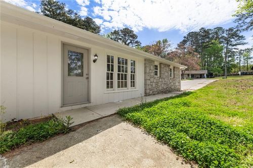 952 Star Ct, Norcross, GA, 30093-4814 | Card Image