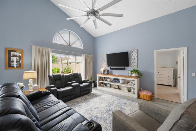 1103 Aviary Rd, House other with 3 bedrooms, 2 bathrooms and null parking in Wellington FL | Image 15