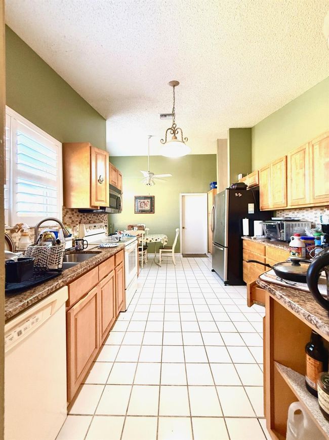 434 Se Doat St, House other with 3 bedrooms, 2 bathrooms and null parking in Port St. Lucie FL | Image 21