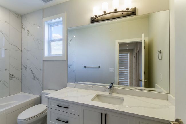 10897 Morrisette Pl, House other with 6 bedrooms, 5 bathrooms and 4 parking in Maple Ridge BC | Image 23