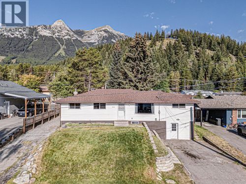 850 Minto Cres, Elkford, BC, V0B1H0 | Card Image