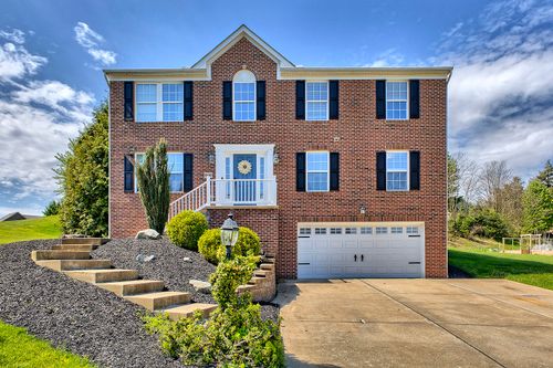 8447 Walthour Dr, North Huntingdon, PA, 15642-9812 | Card Image
