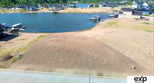 28487 Laurel Cir, Valley, NE, 68064-1670 | Card Image