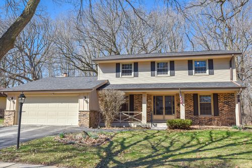 5848 Ramona Dr, Greendale, WI, 53129-2812 | Card Image
