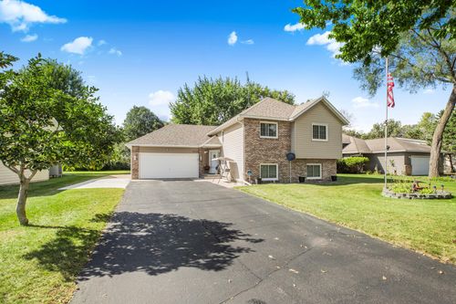 1405 36th Ave N, Saint Cloud, MN, 56303-1542 | Card Image