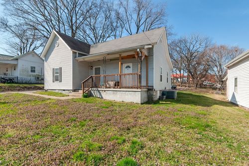 1510 S Main St, Columbia, TN, 38401-4116 | Card Image