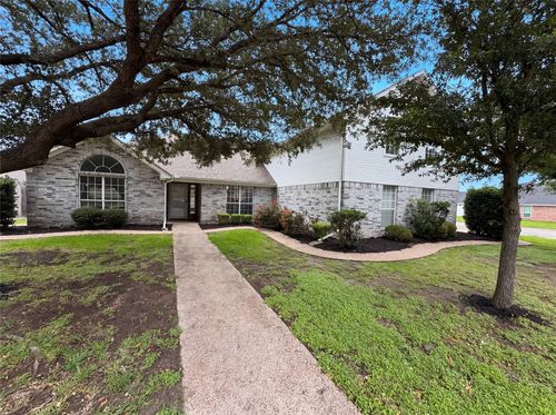1226 Oakmanor Cir, Hewitt, TX, 76643-3978 | Card Image