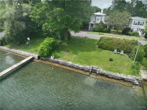 20 W Lake St, Skaneateles, NY, 13152-1404 | Card Image