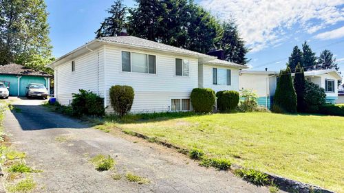 13688 113 Ave, Surrey, BC, V3R2J1 | Card Image