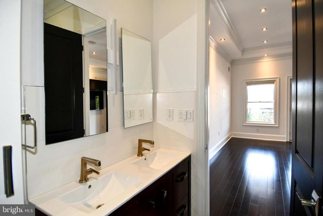 APT-3 - 719 12 Th St Se, Condo with 2 bedrooms, 3 bathrooms and null parking in WASHINGTON DC | Image 39