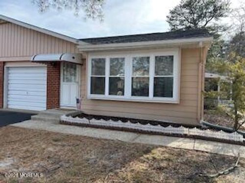 10 B Lexington Dr, Whiting, NJ, 08759-1556 | Card Image