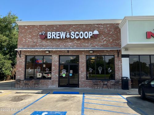 415 Creswell Ln, Opelousas, LA, 70570-5809 | Card Image