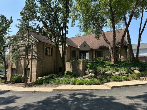 1181 N Milford Rd, Milford, MI, 48381-1061 | Card Image