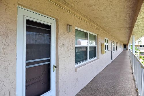 15-10038 62nd Ter N, St Petersburg, FL, 33708-3560 | Card Image