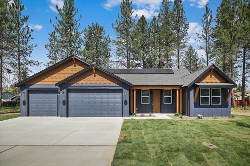 11119 E 27th Ave, Spokane Valley, WA, 99206-5807 | Card Image