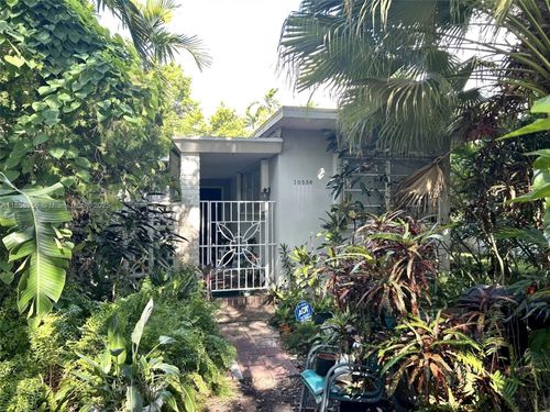 10536 Ne 3rd Ave, Miami Shores, FL, 33138-2008 | Card Image
