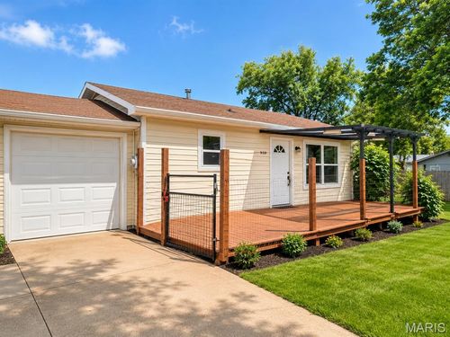 676 Lynn Ln, Lonedell, MO, 63060-1268 | Card Image