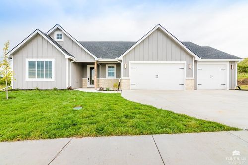 3922 Travers Cir, Manhattan, KS, 66503-3059 | Card Image