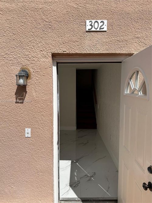 apt-302-8440 Sw 154th Circle Ct, Miami, FL, 33193-1261 | Card Image