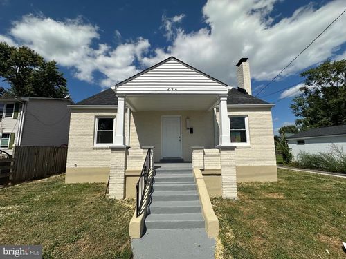 234 Short St, FRONT ROYAL, VA, 22630-3153 | Card Image