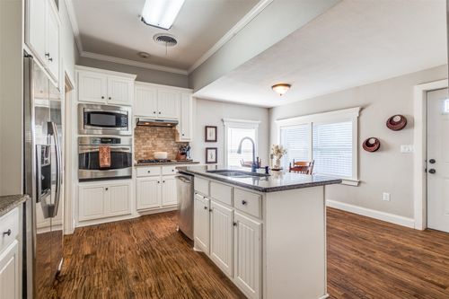 1009 W 7th St, Justin, TX, 76247-9638 | Card Image