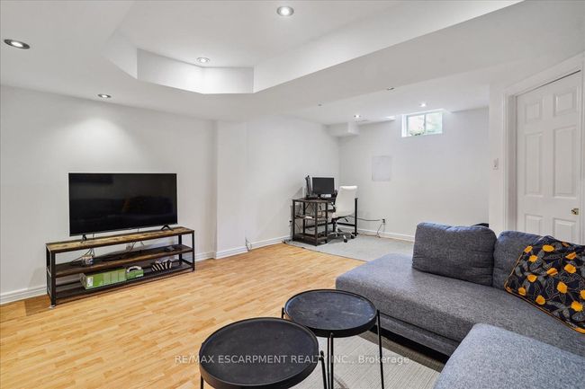 2403 Emerson Dr, House attached with 3 bedrooms, 4 bathrooms and 1 parking in Burlington ON | Image 29