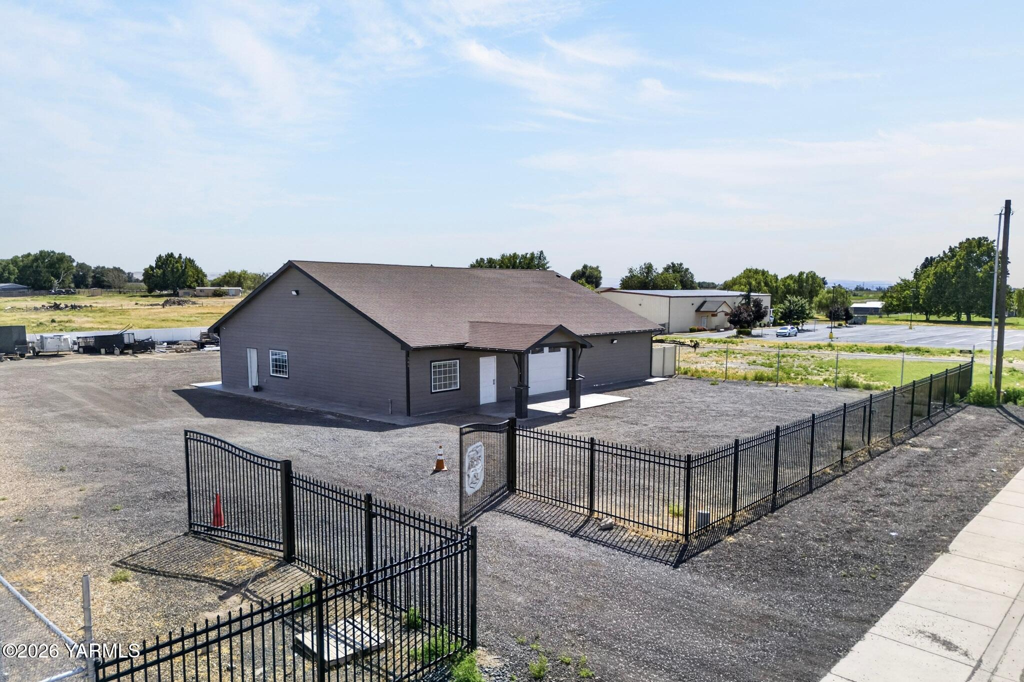 Commercial Sale in Grandview 2