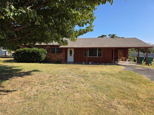 906 W 13th St, Quanah, TX, 79252-6417 | Card Image