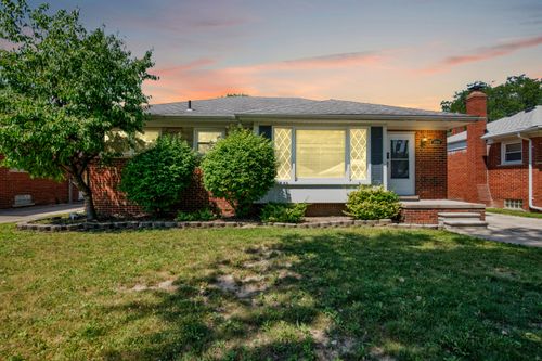 28919 Ursuline St, Saint Clair Shores, MI, 48081-1023 | Card Image