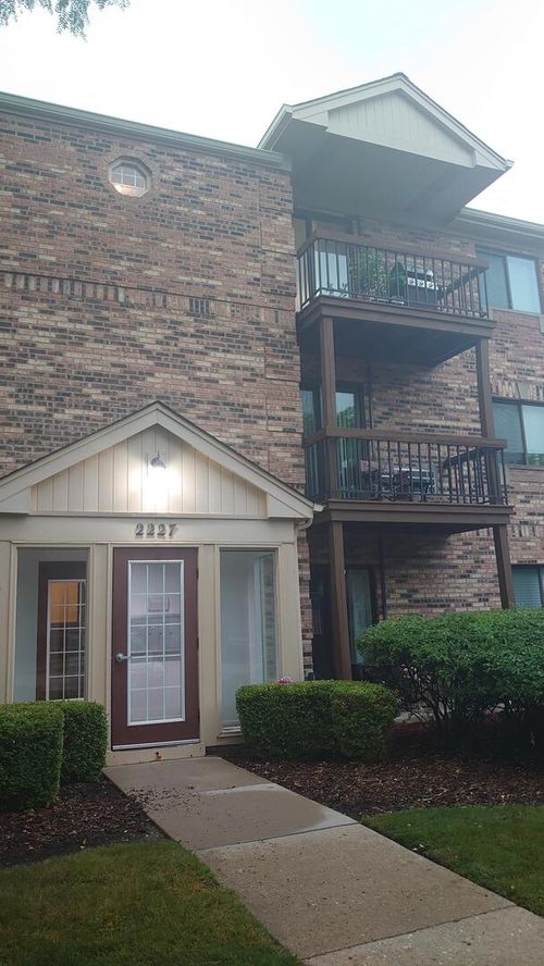 e-2227 W Nichols Road, Arlington Heights, IL, 60004 | Card Image