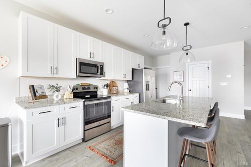 apt-208-1301 Stoney Ridge Blvd, Forest, VA, 24551-4992 | Card Image