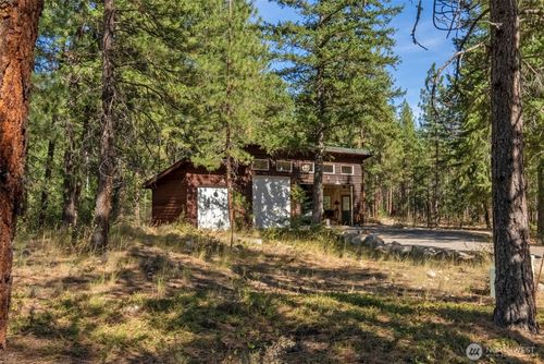15 Deer Run Loop Rd, Winthrop, WA, 98862-5704 | Card Image